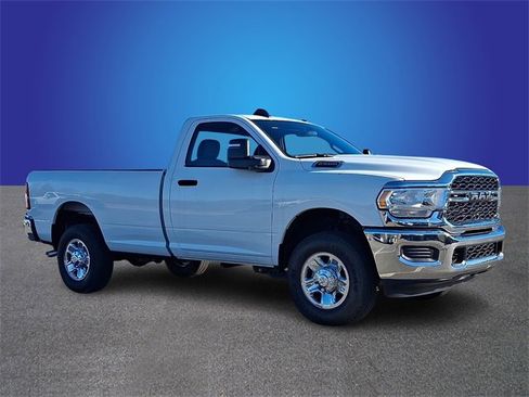 Used 2024 RAM 2500 Tradesman w/ Chrome Appearance Group image 3