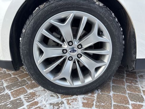 Used 2016 Ford Taurus Limited image 9