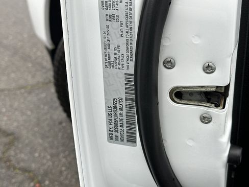 Used 2024 RAM 2500 Laramie image 29