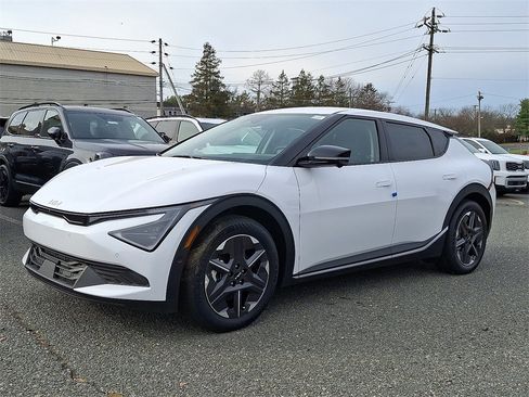 New 2025 Kia EV6 Light w/ Light LR Technology Package image 2