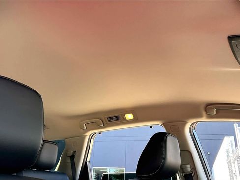 Certified 2025 Nissan Pathfinder SL image 14