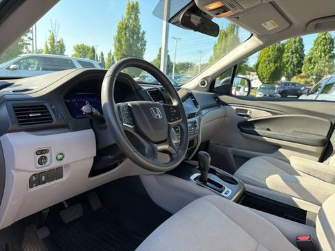 Used 2019 Honda Pilot EX image 9