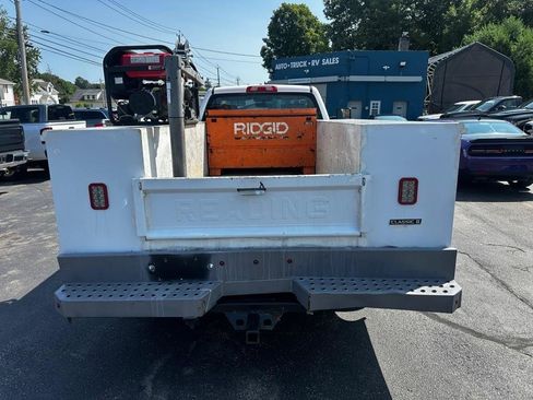 Used 2019 GMC Sierra 3500 4x4 Regular Cab w/ Sierra Convenience Package image 4