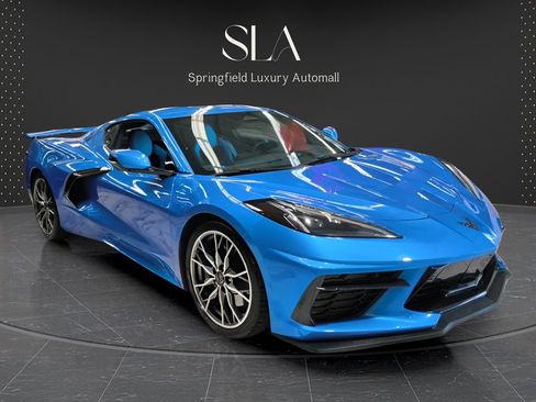 Used 2025 Chevrolet Corvette Stingray Premium Cpe w/ Z51 Performance Package RWD image 2
