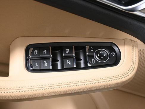 Used 2026 Porsche Macan S AWD/4WD image 34