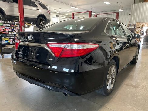 Used 2016 Toyota Camry SE FWD image 6