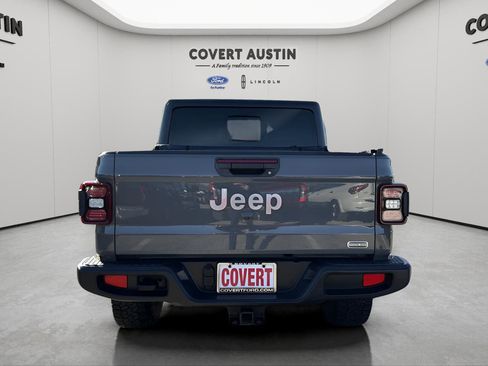 Used 2020 Jeep Gladiator Overland image 4