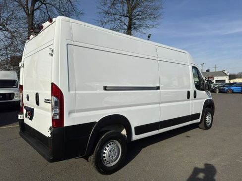 Used 2025 RAM ProMaster 2500 w/ Convenience Group FWD image 9