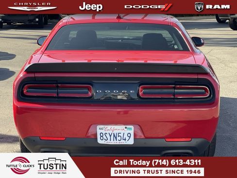 Used 2016 Dodge Challenger SRT Hellcat RWD image 5
