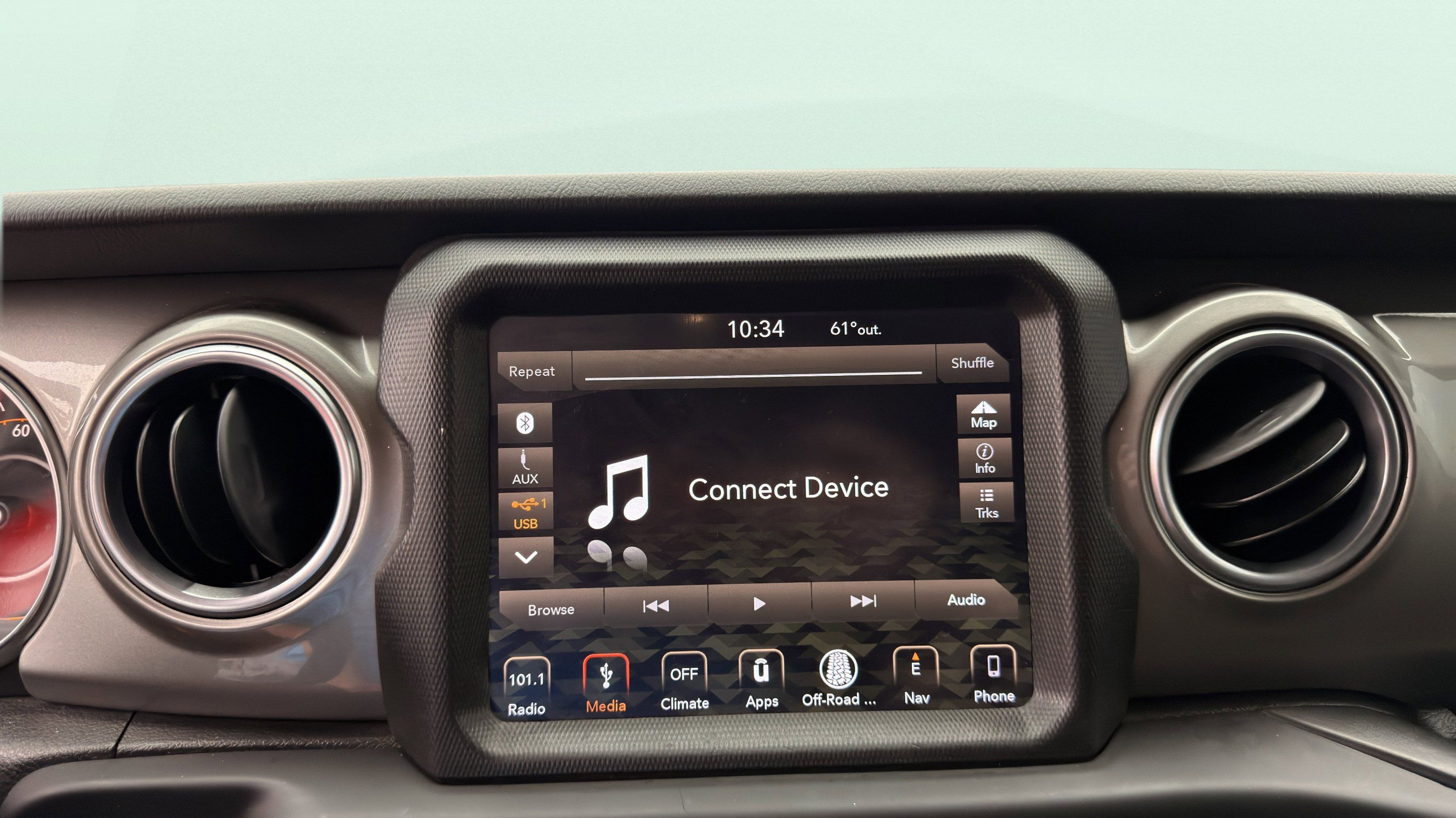 Used 2018 Jeep Wrangler Unlimited Sahara w/ Uconnect 4C Nav & Sound Group AWD/4WD image 46