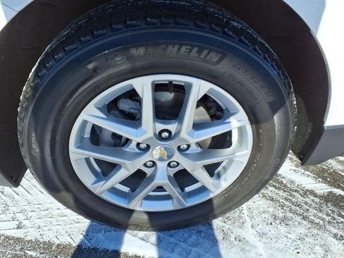 Used 2023 Chevrolet Equinox LS w/ LS Convenience Package image 6