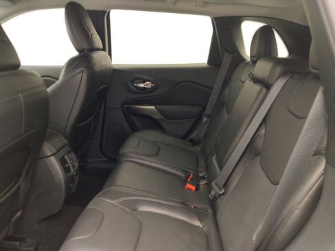 Used 2020 Jeep Cherokee Limited w/ Technology Group image 18