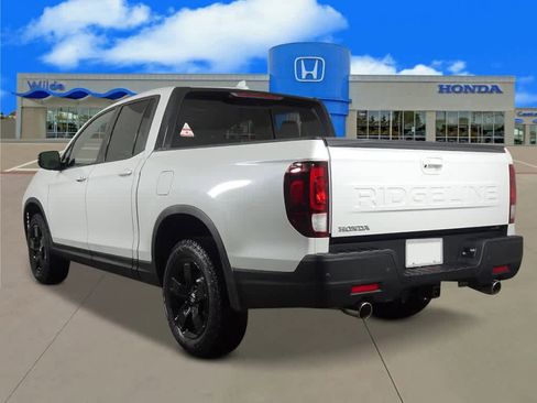 New 2026 Honda Ridgeline Black Edition image 3