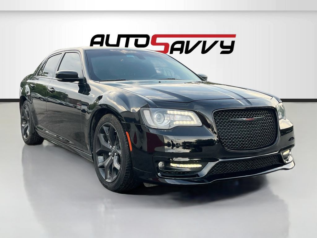 Used 2022 Chrysler 300 Touring L w/ Comfort Group RWD image 1