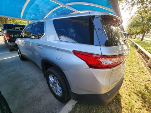 Used 2020 Chevrolet Traverse LS FWD image 3