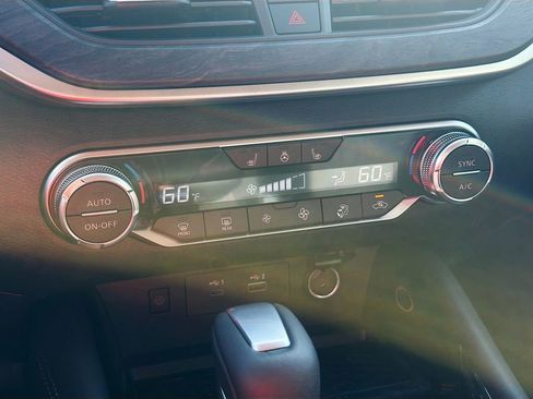 New 2025 Nissan Altima 2.5 SL image 16