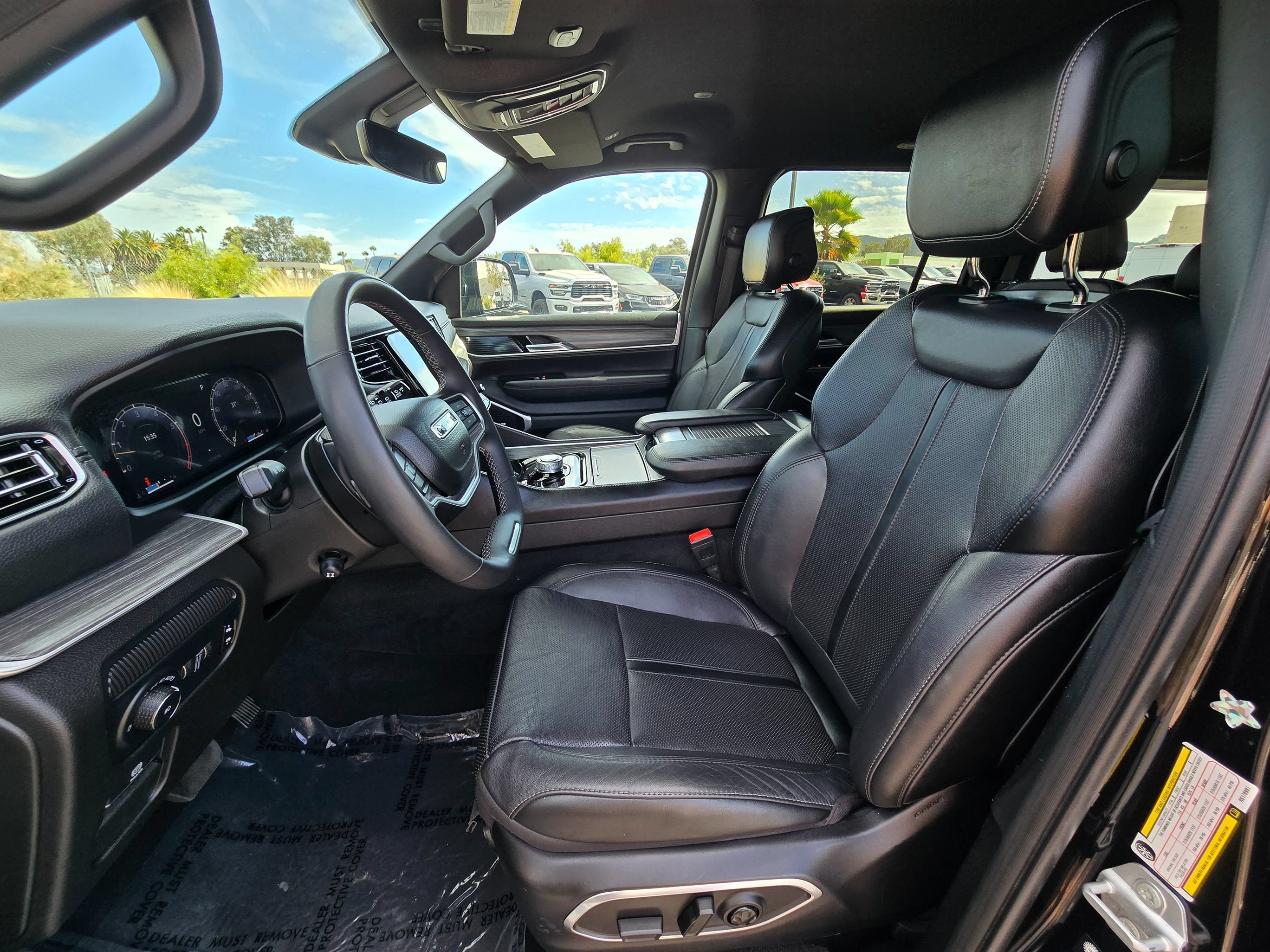 Used 2024 Jeep Wagoneer Series II w/ Flexible Seating Group RWD image 19