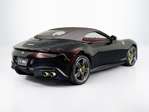 Used 2026 Ferrari Roma Spider RWD image 9