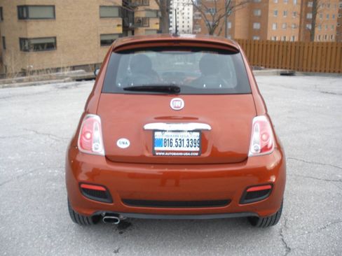 Used 2013 FIAT 500 Sport w/ Beats Audio Pkg FWD image 9