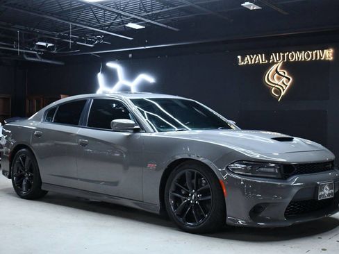 Used 2019 Dodge Charger Scat Pack w/ Plus Group RWD image 2