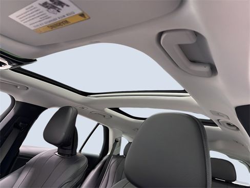 Used 2025 Mercedes-Benz E 450 4MATIC All-Terrain Wagon image 30