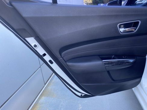 Used 2018 Acura TLX V6 FWD image 11