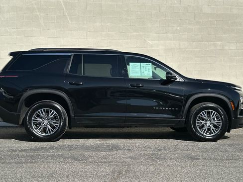 Certified 2024 Chevrolet Traverse LT image 3