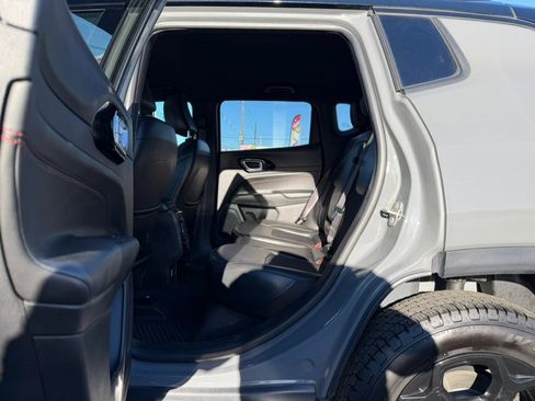 Used 2023 Jeep Compass Trailhawk image 19