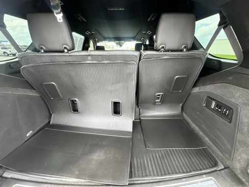 Certified 2022 Cadillac Escalade Sport w/ LPO, Floor Liner Package AWD/4WD image 26