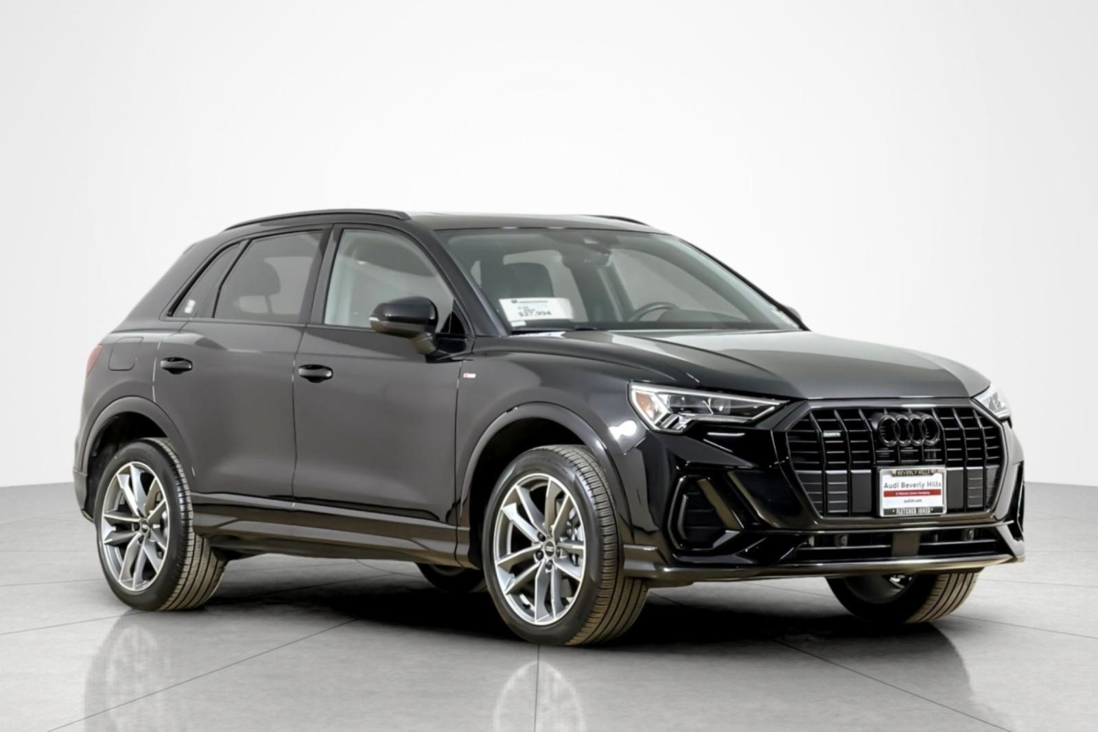 Used 2023 Audi Q3 2.0T Premium w/ Black Optic Sport Package AWD/4WD image 7
