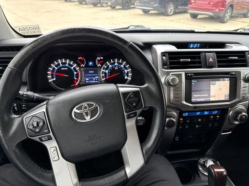 Used 2017 Toyota 4Runner Limited w/ Convenience Package AWD/4WD image 18