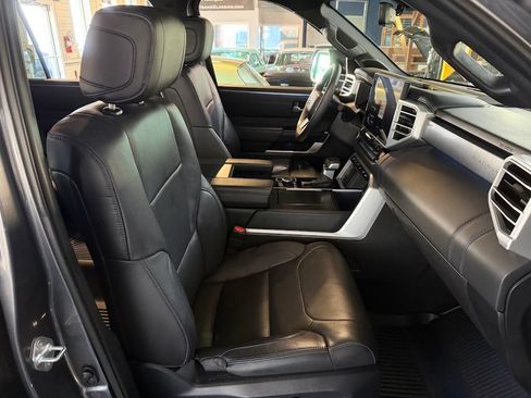Used 2024 Toyota Sequoia Platinum AWD/4WD image 14
