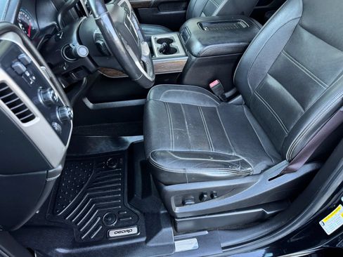 Used 2017 GMC Sierra 2500 Denali w/ Duramax Plus Package AWD/4WD image 20