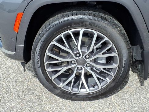 Used 2024 Jeep Grand Cherokee L Summit AWD/4WD image 9