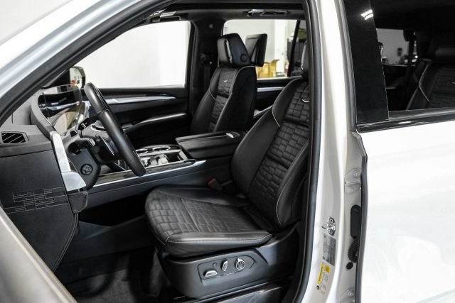 Used 2025 Cadillac Escalade Sport Platinum AWD/4WD image 30