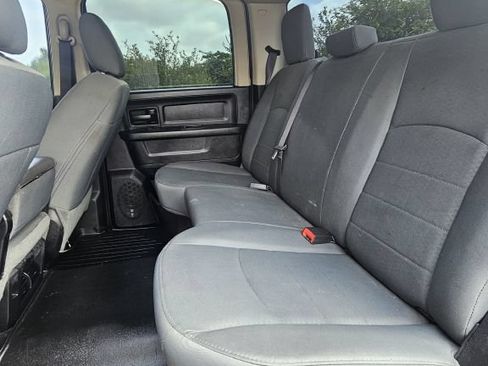 Used 2017 RAM 1500 Express AWD/4WD image 9