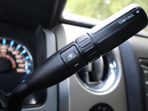 Used 2013 Ford F150 XLT w/ Mid Equipment Group AWD/4WD image 32