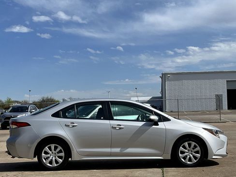 Used 2024 Toyota Corolla LE image 3