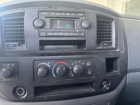 Used 2008 Dodge Ram 1500 Truck ST image 11