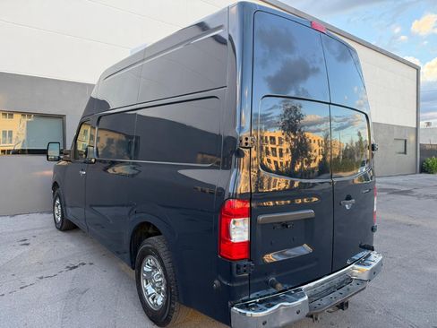 Used 2017 Nissan NV 3500 SL image 2