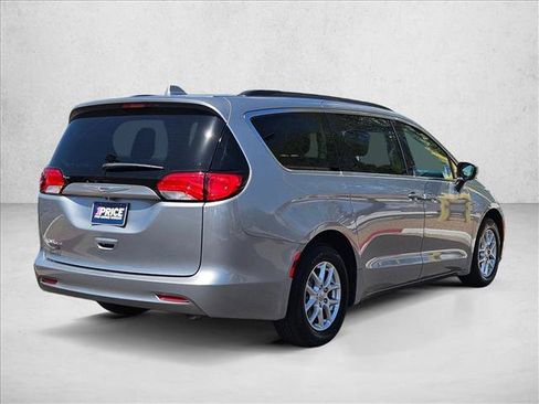 Used 2020 Chrysler Voyager LX w/ Cold Weather Group FWD image 5