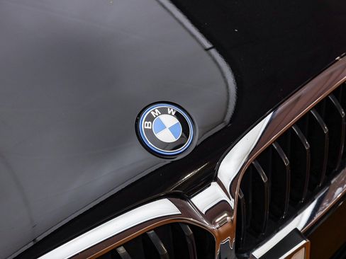 Certified 2023 BMW 530e w/ Convenience Package image 6