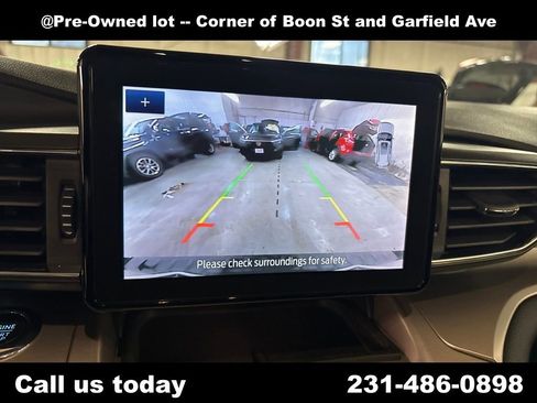 Used 2022 Ford Explorer XLT w/ Equipment Group 202A AWD/4WD image 23