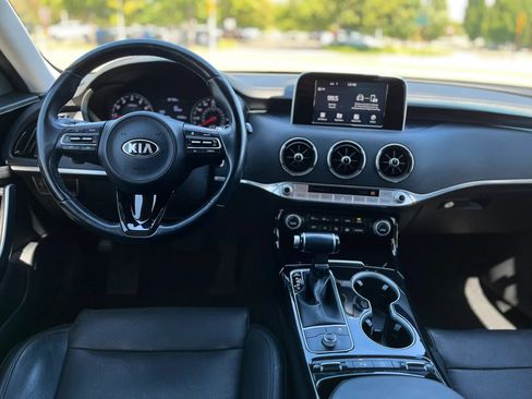 Used 2018 Kia Stinger RWD image 14