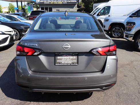 Used 2025 Nissan Versa SV FWD image 4