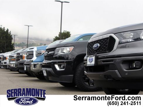 Used 2016 Ford Explorer XLT image 32