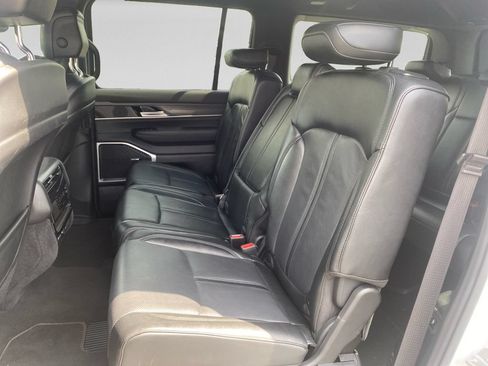 Used 2024 Jeep Wagoneer Series II w/ Flexible Seating Group RWD image 25