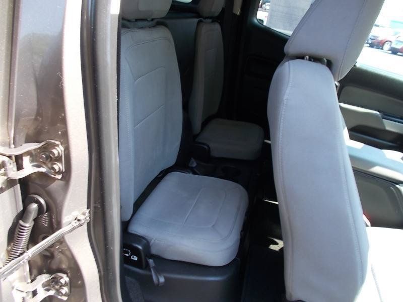 Used 2015 Chevrolet Colorado LT RWD image 23