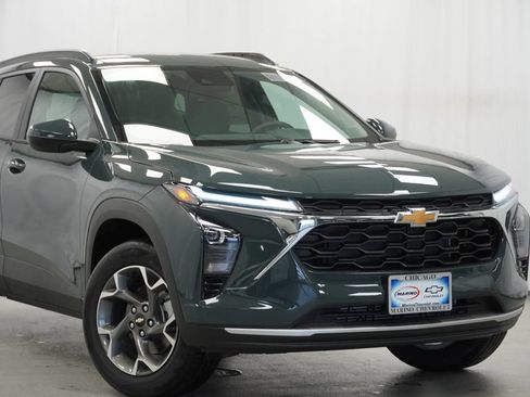 New 2026 Chevrolet Trax LT w/ Driver Confidence Package FWD image 8
