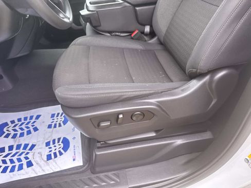 Used 2024 Chevrolet Silverado 1500 Custom image 16